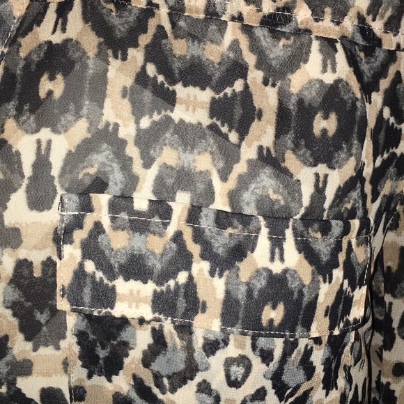 NY&Co Tan Leopard Blouse - Picture 3 of 6